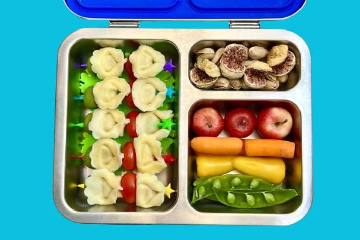 Colorful pasta-skewer bento — the kind of lunchbox idea you can find with Teuko Search